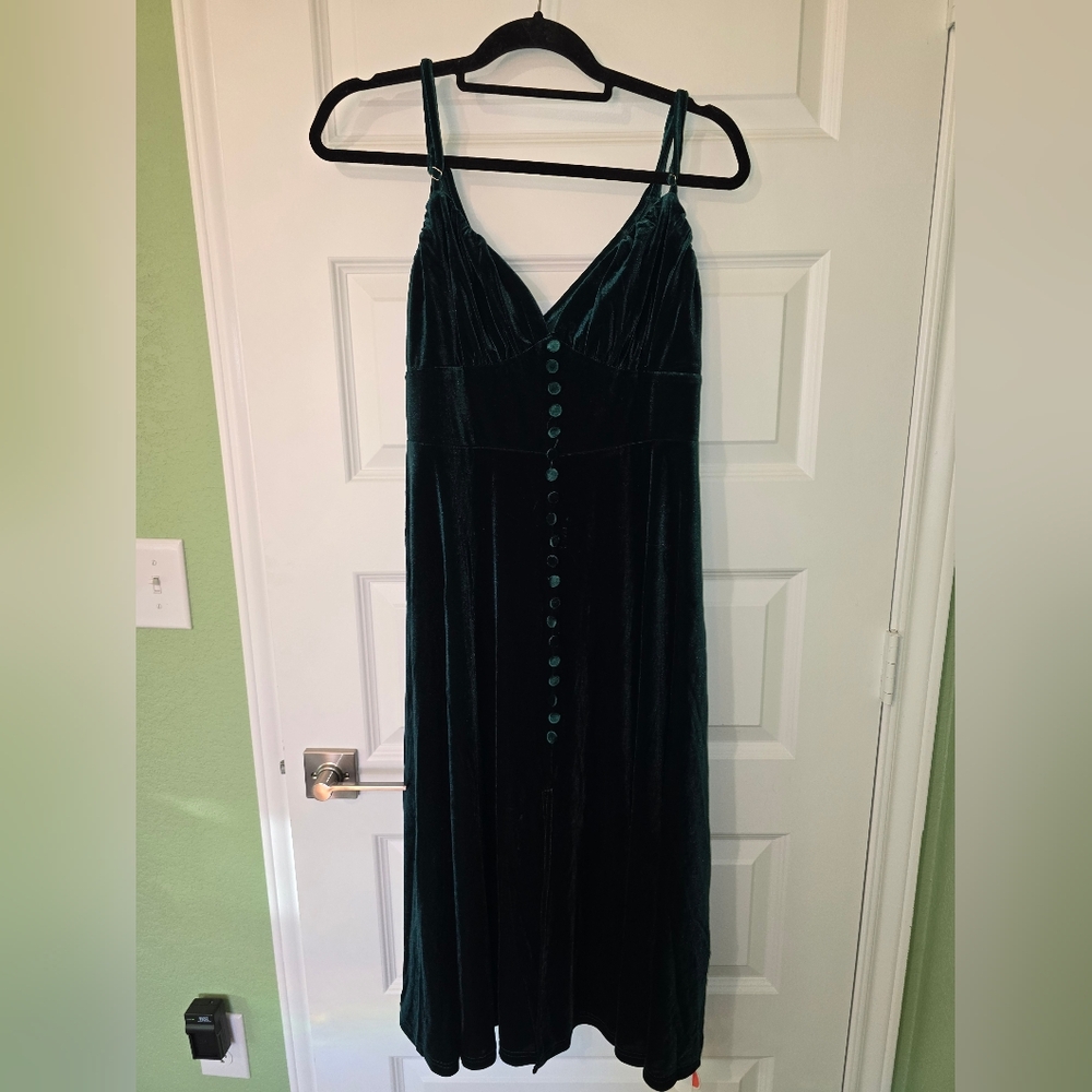 Cider Elegant Velvet Green Dress